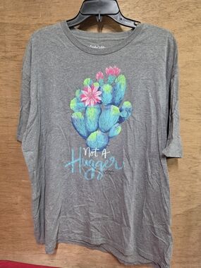 Lincoln Outfitters Gray "Not A Hugger" Ladies Tee 2X